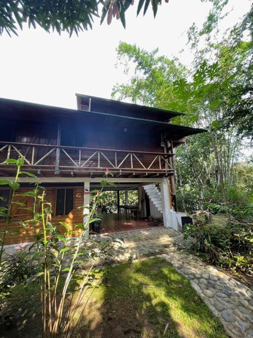 Caoni Riverside Lodge Пуэрто-Кито Экстерьер фото